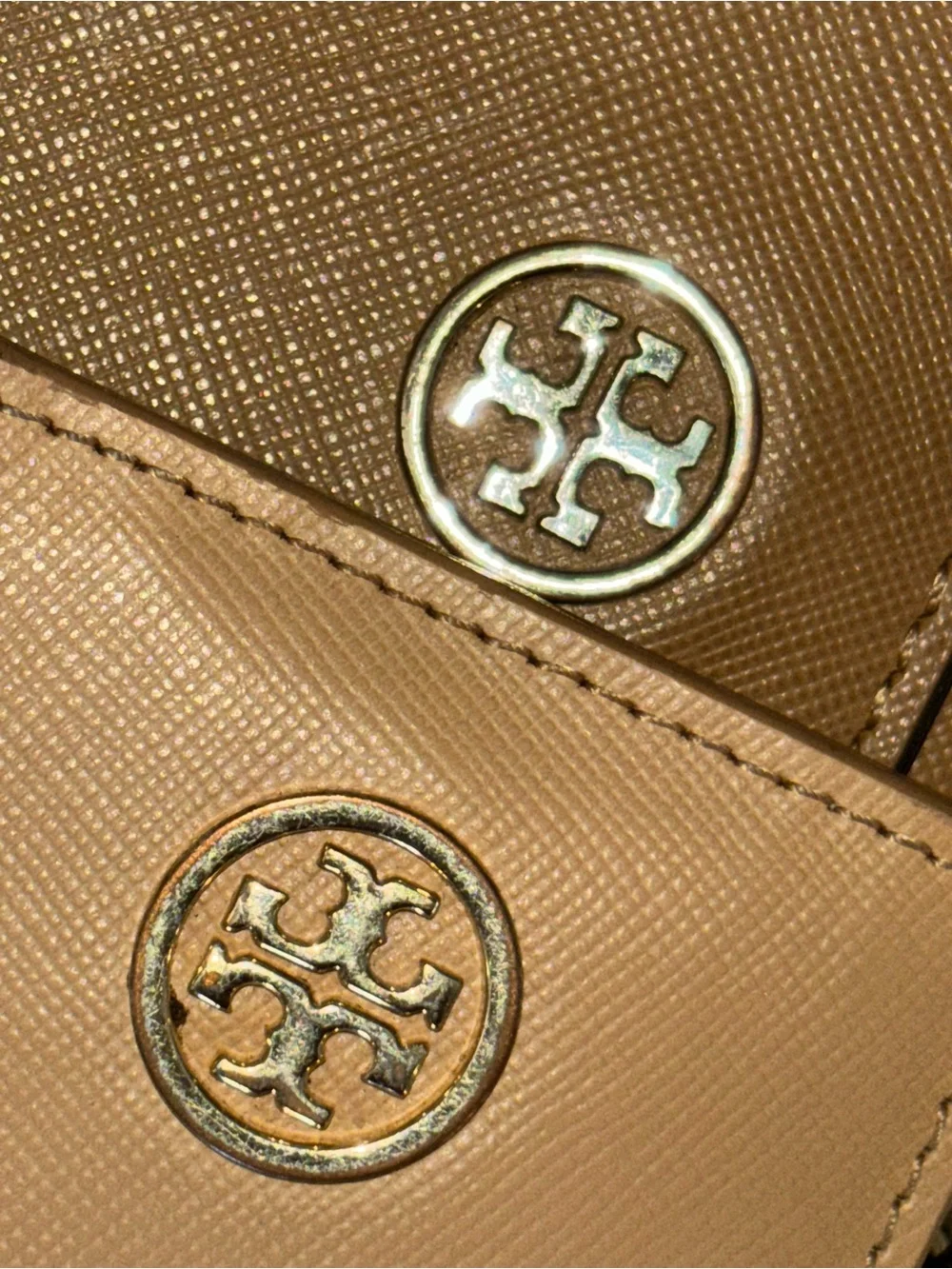 Tory Burch 💖wear scratches